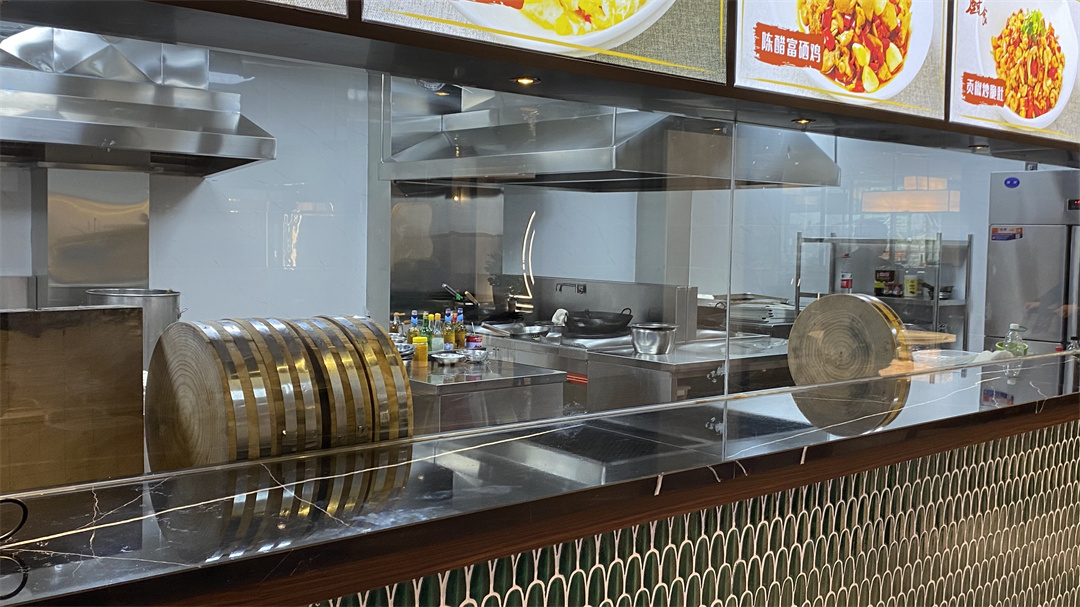 华厨美食开业厨房照 (1).jpg 华厨美食开业厨房照 (1).jpg